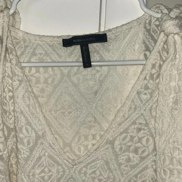 Bcbgmaxazria cold shoulder top - Picture 3 of 5